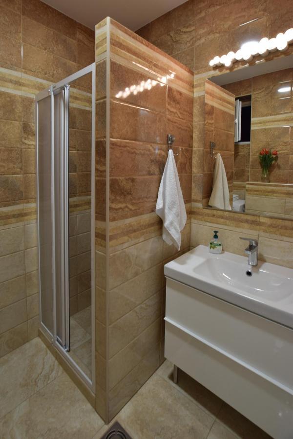 Crown Apartment - Your Most Comfortable Stay Beograd Eksteriør billede